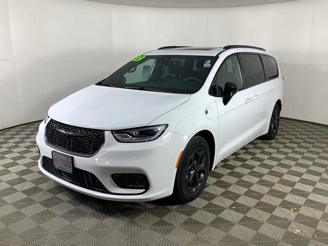 2023 Chrysler Pacifica Hybrid Limited 2023 Chrysler Pacifica Hybrid Limited