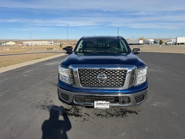 2017 Nissan TITAN SV