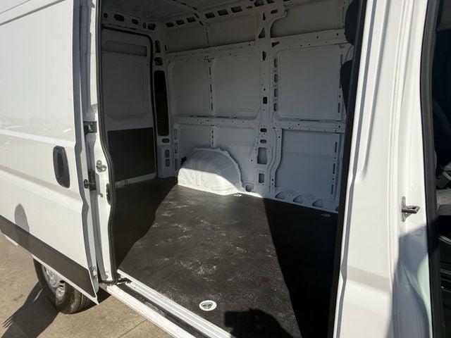2025 Ram ProMaster 2500 Cargo Van Tradesman High Roof 136" WB w/Pass Seat