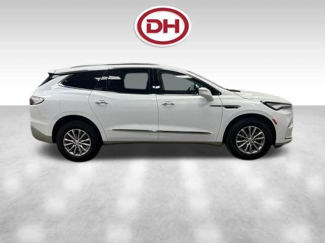 2023 Buick Enclave Essence AWD 2023 Buick Enclave Essence AWD