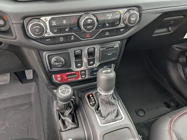 2025 Jeep Wrangler 2-Door Rubicon 4x4
