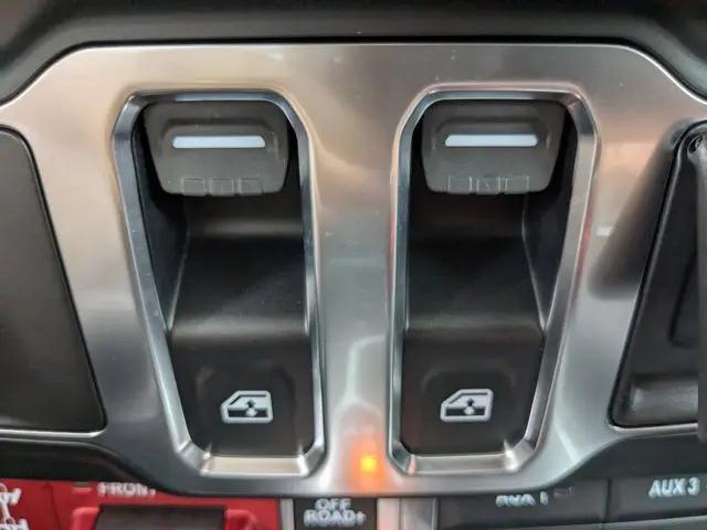 2025 Jeep Wrangler 2-Door Rubicon 4x4