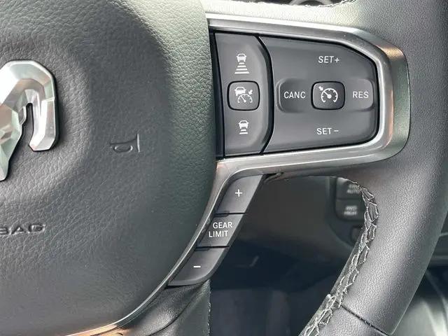 2025 Ram 1500 Big Horn Crew Cab 4x4 5'7" Box