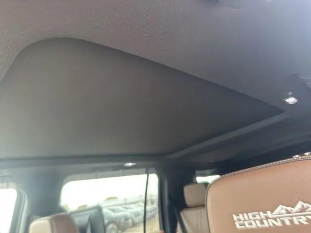 2026 Chevrolet Suburban High Country, 4WD