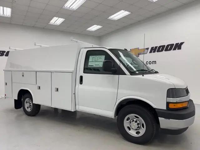2025 Chevrolet Express Cutaway Work Van