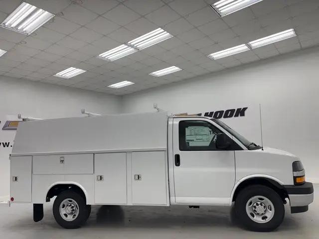 2025 Chevrolet Express Cutaway Work Van