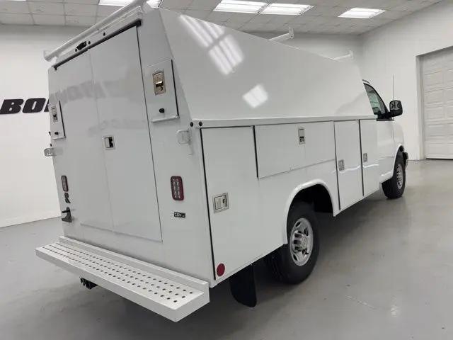 2025 Chevrolet Express Cutaway Work Van