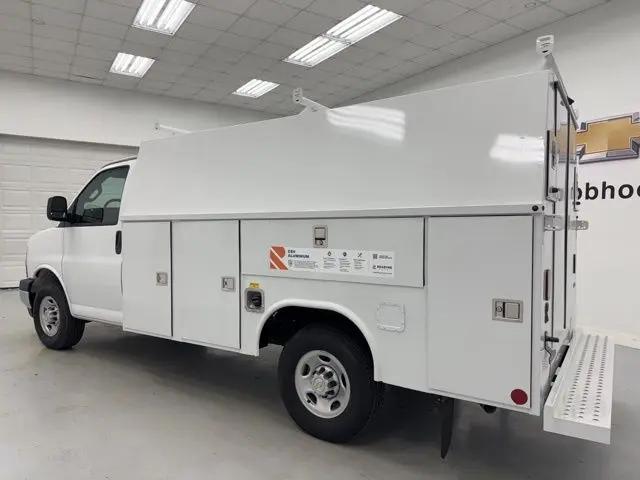2025 Chevrolet Express Cutaway Work Van