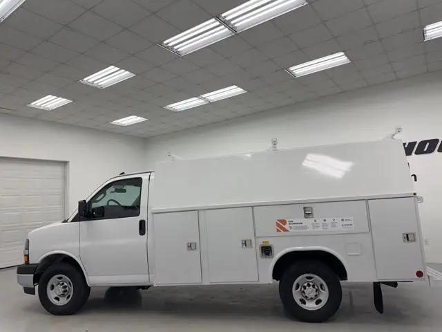 2025 Chevrolet Express Cutaway Work Van