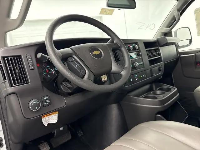 2025 Chevrolet Express Cutaway Work Van