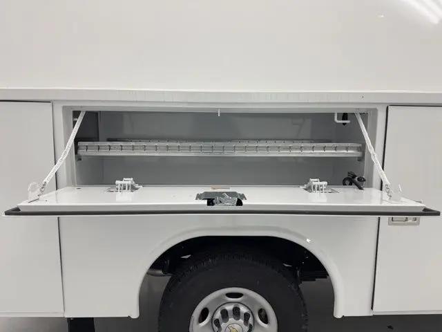 2025 Chevrolet Express Cutaway Work Van