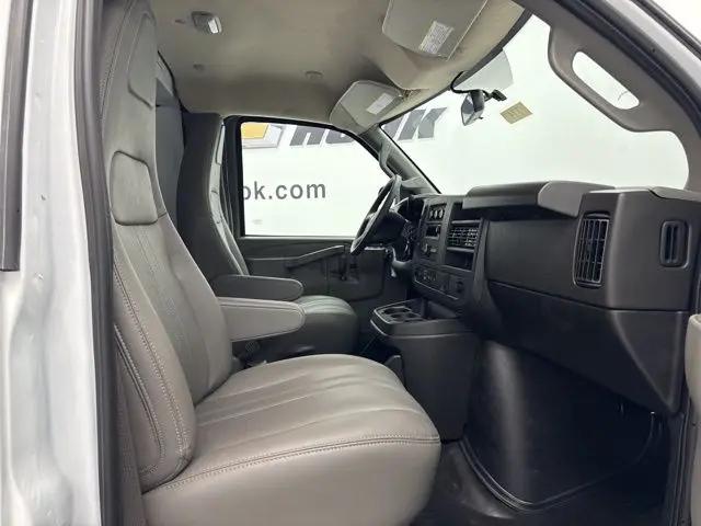 2025 Chevrolet Express Cutaway Work Van