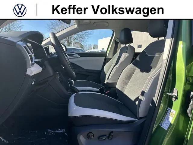 2026 Volkswagen Taos SE