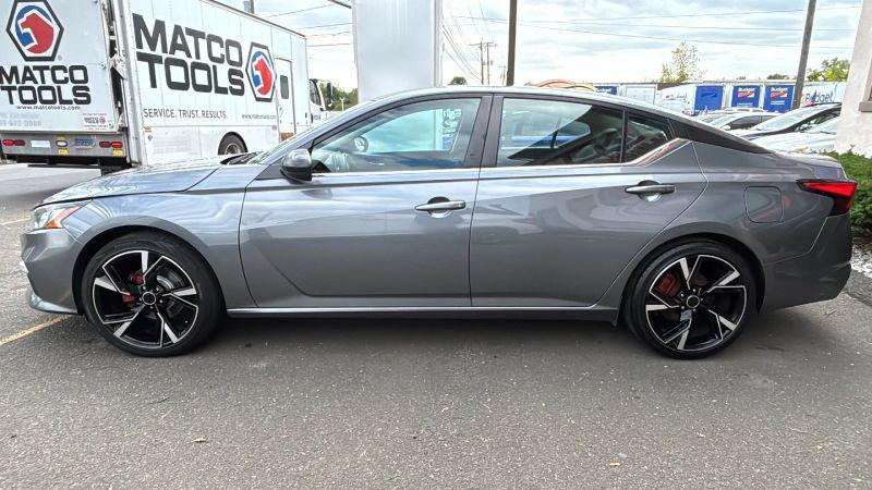 2021 Nissan Altima SR FWD