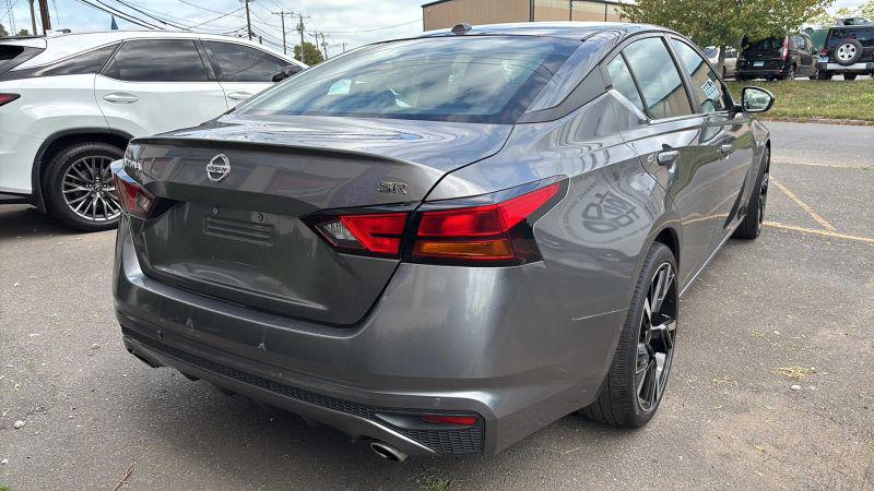 2021 Nissan Altima SR FWD