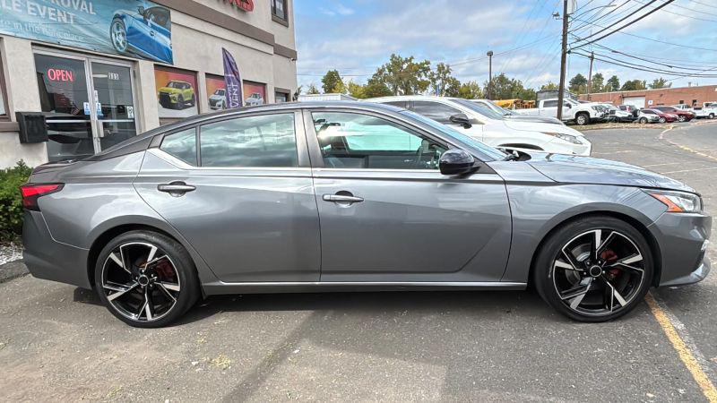 2021 Nissan Altima SR FWD