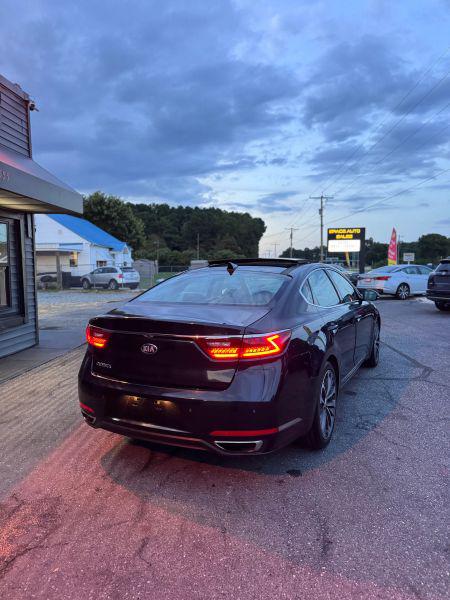 2017 Kia Cadenza Technology