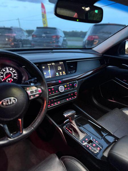 2017 Kia Cadenza Technology