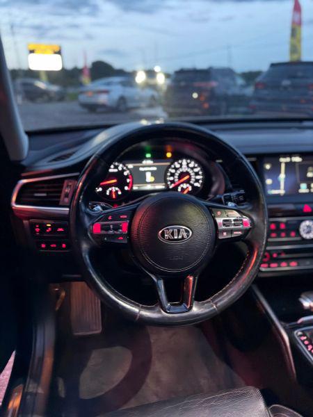 2017 Kia Cadenza Technology
