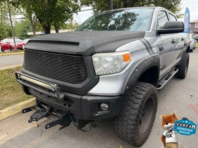2017 Toyota Tundra SR5 5.7L V8