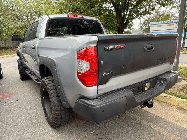2017 Toyota Tundra SR5 5.7L V8