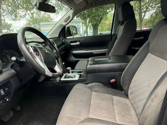 2017 Toyota Tundra SR5 5.7L V8