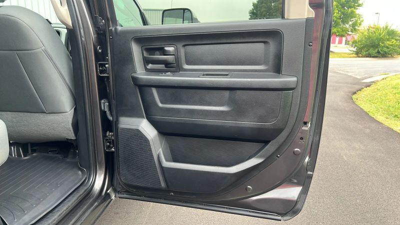 2017 Ram 2500 Tradesman Crew Cab 4x4 6'4" Box