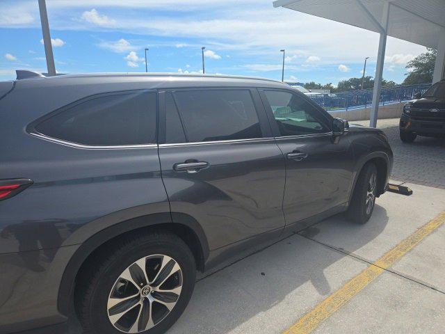 2023 Toyota Highlander Hybrid XLE