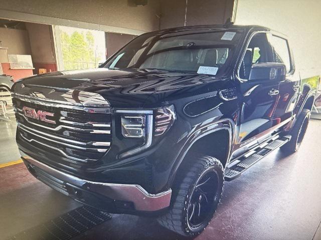 2023 GMC Sierra 1500 4WD Crew Cab Short Box SLT