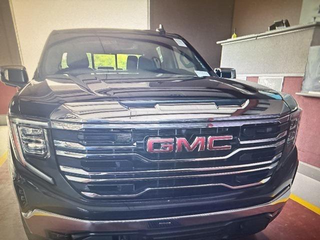 2023 GMC Sierra 1500 4WD Crew Cab Short Box SLT