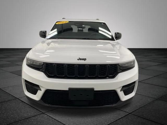 2023 Jeep Grand Cherokee Altitude 4x4 2023 Jeep Grand Cherokee Altitude 4x4
