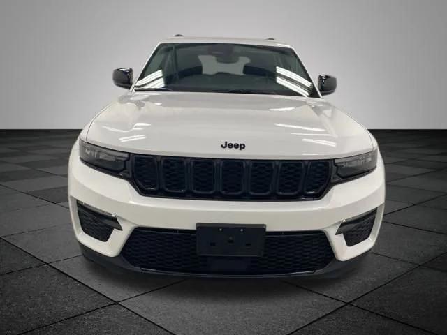 2023 Jeep Grand Cherokee Limited 4x4 2023 Jeep Grand Cherokee Limited 4x4