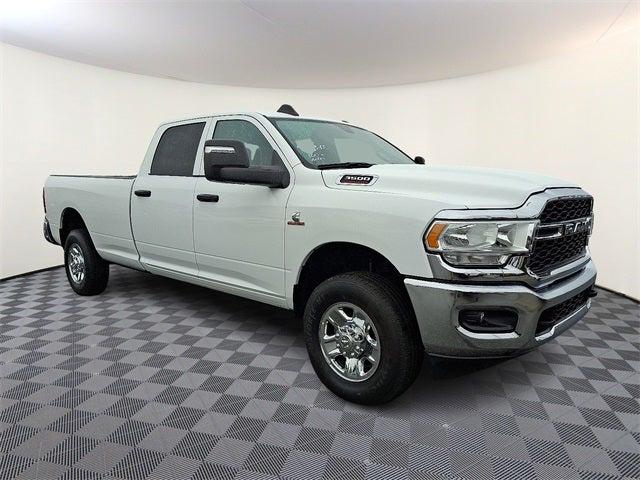 2023 RAM 3500 Tradesman Crew Cab 4x4 8 Box