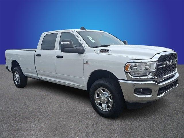 2023 RAM 3500 Tradesman Crew Cab 4x4 8 Box