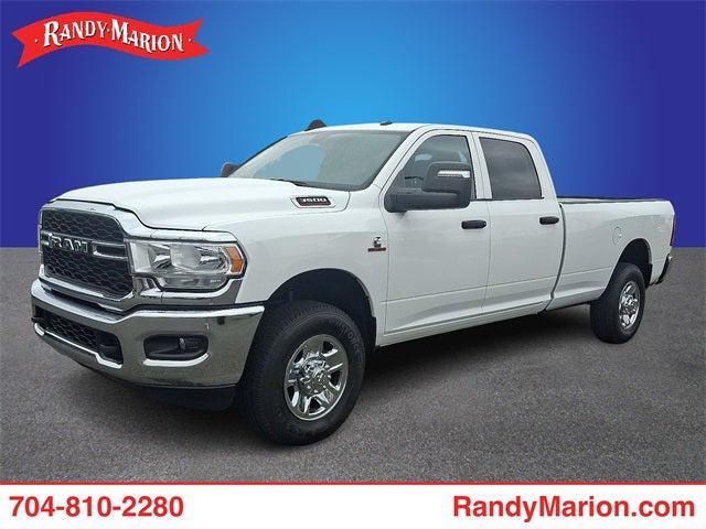 2023 RAM 3500 Tradesman Crew Cab 4x4 8 Box