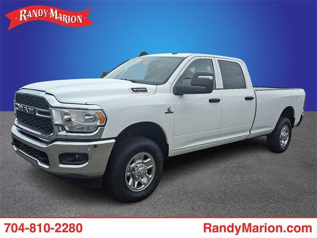 2023 RAM 3500 Tradesman Crew Cab 4x4 8 Box
