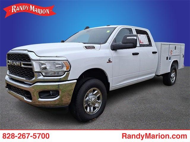 2023 RAM 3500 Tradesman Crew Cab 4x4 8 Box