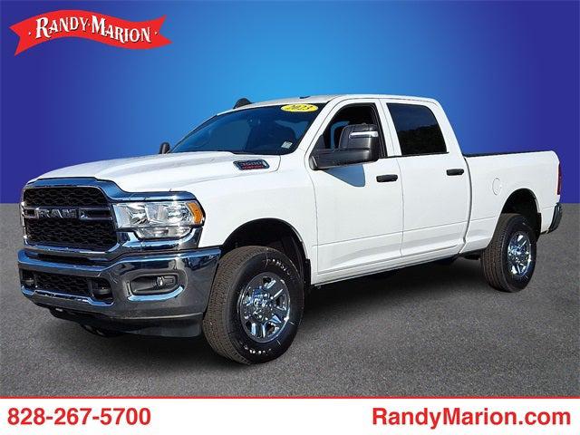 2023 RAM 3500 Tradesman Crew Cab 4x4 64 Box