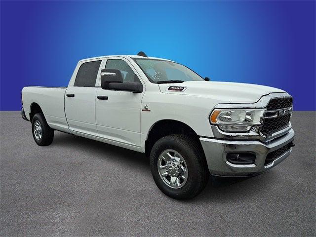 2023 RAM 3500 Tradesman Crew Cab 4x4 8 Box
