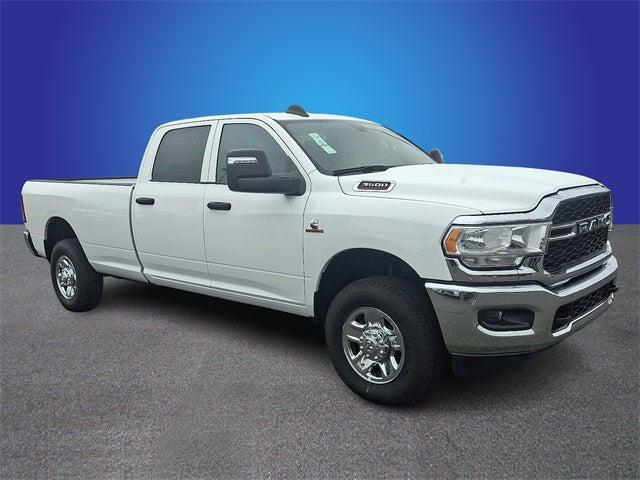 2023 RAM 3500 Tradesman Crew Cab 4x4 8 Box