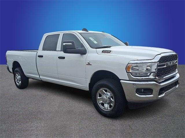 2023 RAM 3500 Tradesman Crew Cab 4x4 8 Box