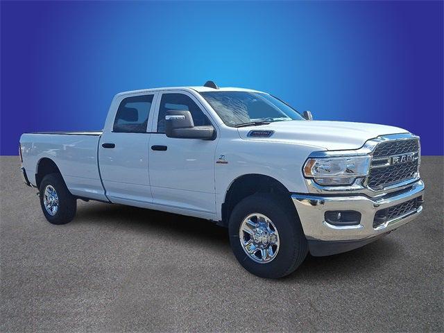 2023 RAM 3500 Tradesman Crew Cab 4x4 8 Box