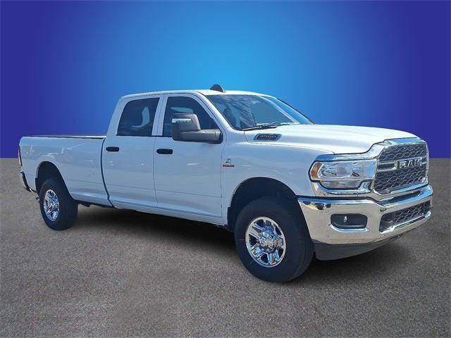 2023 RAM 3500 Tradesman Crew Cab 4x4 8 Box