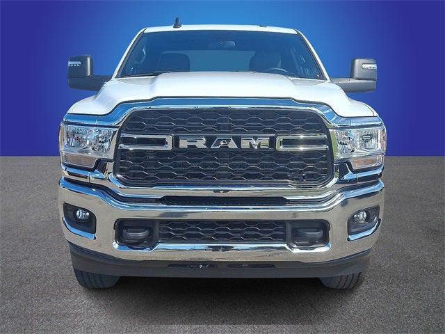 2023 RAM 3500 Tradesman Crew Cab 4x4 8 Box