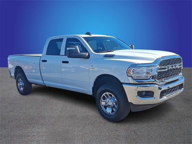 2023 RAM 3500 Tradesman Crew Cab 4x4 8 Box