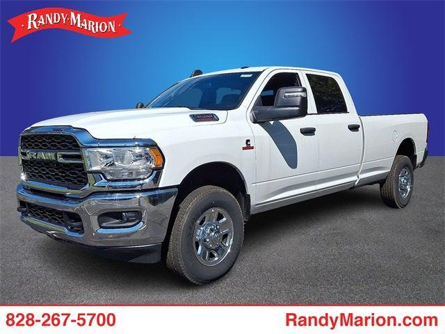 2023 RAM 3500 Tradesman Crew Cab 4x4 8 Box