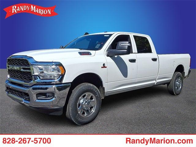 2023 RAM 3500 Tradesman Crew Cab 4x4 8 Box