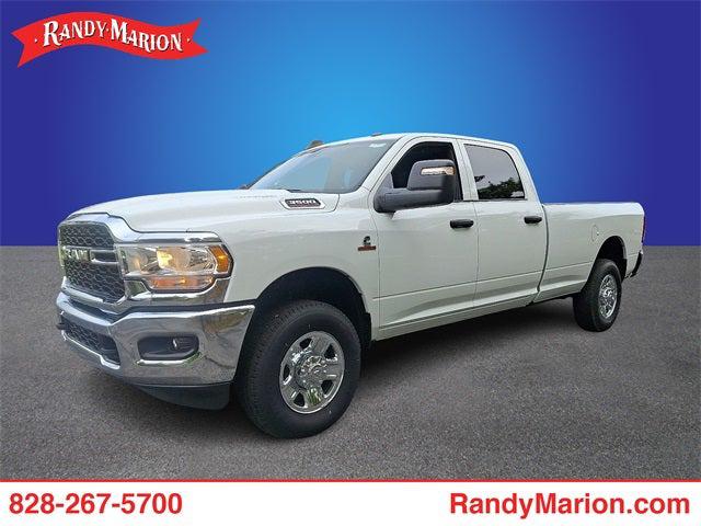 2023 RAM 3500 Tradesman Crew Cab 4x4 8 Box