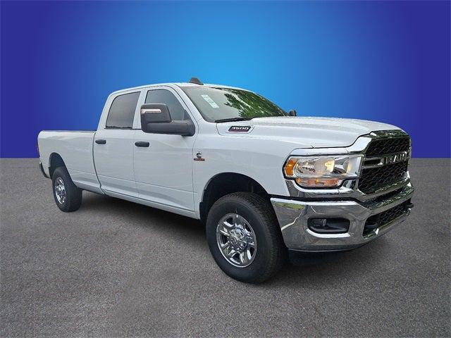 2023 RAM 3500 Tradesman Crew Cab 4x4 8 Box