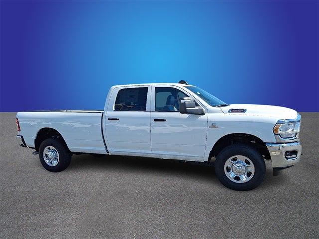 2023 RAM 3500 Tradesman Crew Cab 4x4 8 Box